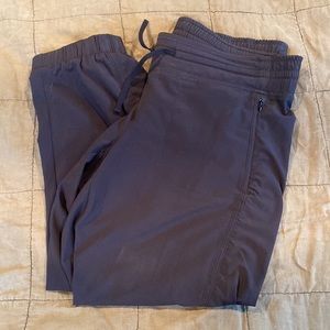 Athleta Cropped Black Joggers with Side & Back Pockets, Size 10